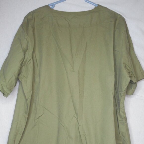 Solid Unisex Army Green Scrub Top Laudau M… - Picture 4 of 5